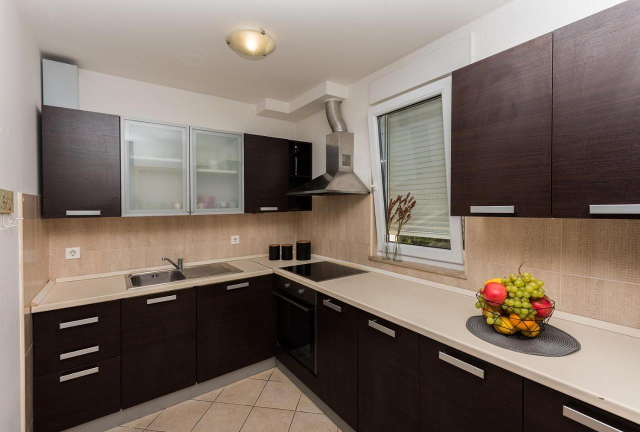 Apartment Sea View In Makarska, Free Parking Exterior photo